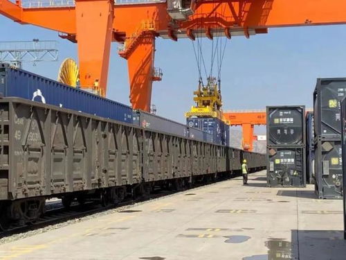 中亞班列滿載日用百貨啟程，助力區(qū)域經(jīng)貿(mào)往來(lái)