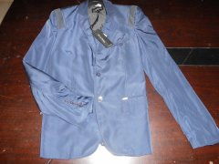 廣州市海珠區(qū)泓成服飾廠 專(zhuān)業(yè)精制普通梭織薄料西服